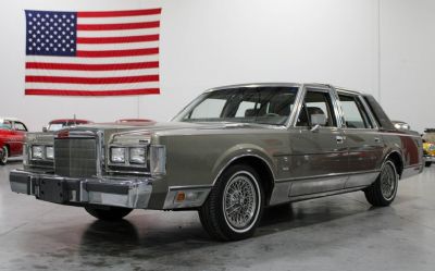 1988 Lincoln Town Car Signature Series 