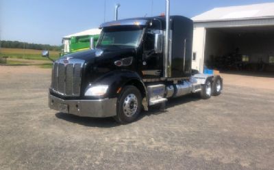 Photo of a 2017 Peterbilt 579 Sleeper Truck for sale