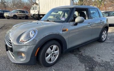 Photo of a 2019 Mini Cooper Hardtop 4 Door Sedan for sale