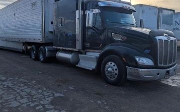 Photo of a 2015 Peterbilt 579 for sale