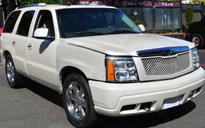 Photo of a 2004 Cadillac Escalade Luxury for sale