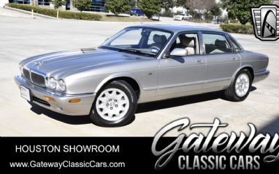 Photo of a 1999 Jaguar XJ8 for sale