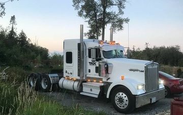 Photo of a 2007 Kenworth W900L for sale