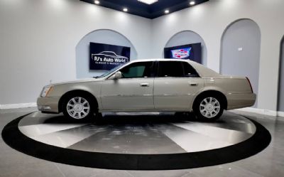 Photo of a 2009 Cadillac DTS Base 4DR Sedan for sale