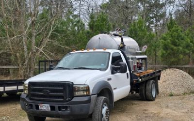 Photo of a 2005 Ford F550 Vacuum Truck for sale