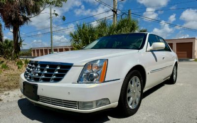 Photo of a 2007 Cadillac DTS 4DR SDN Luxury II for sale