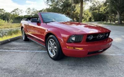 Photo of a 2006 Ford Mustang Convertible for sale