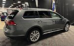 2017 Golf Alltrack Thumbnail 15